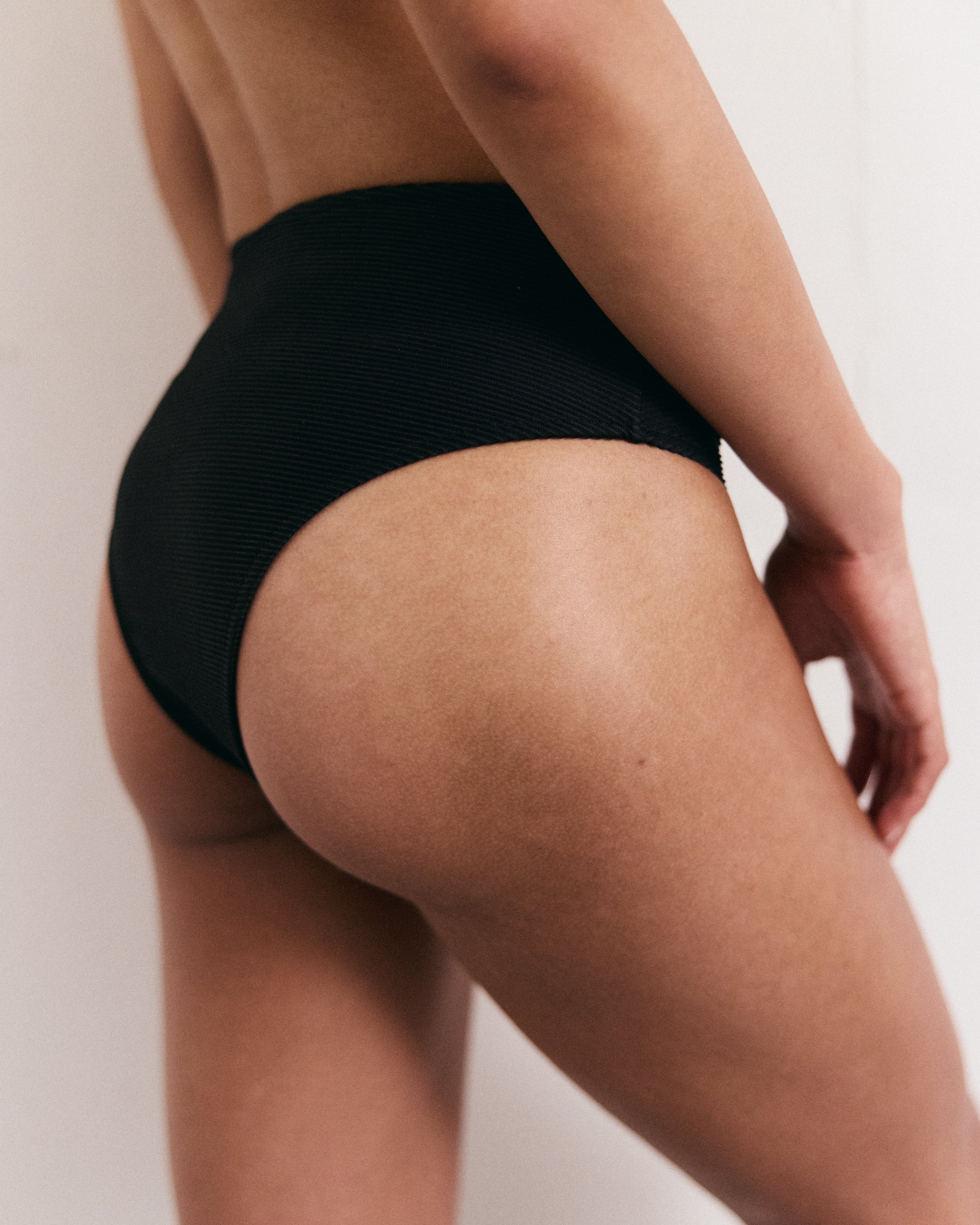 Retro High - Waisted Bottom